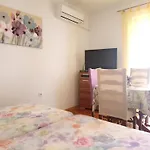 With Wifi - 7858 Apartment